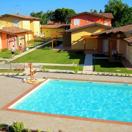 Lovely Holiday In Manerba Del Garda With Pool *
