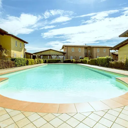 Lovely Holiday In Manerba Del Garda With Pool Raffa