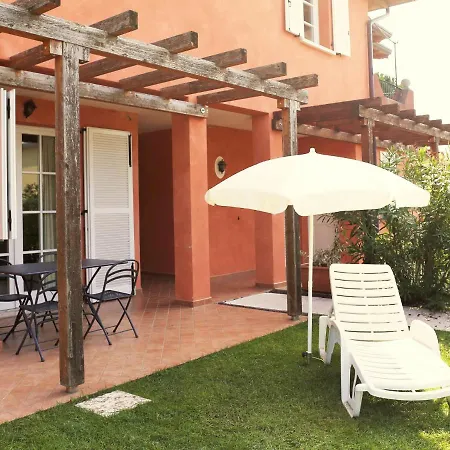Lovely Holiday In Manerba Del Garda With Pool 別荘 *